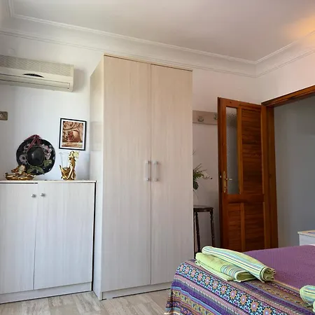 Duplex House On The Castle Road With A Seaview بيت للعطل