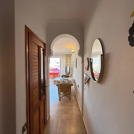 度假居 Duplex House On The Castle Road With A Seaview 阿拉尼亚